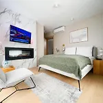 Comfortable In Apartment *